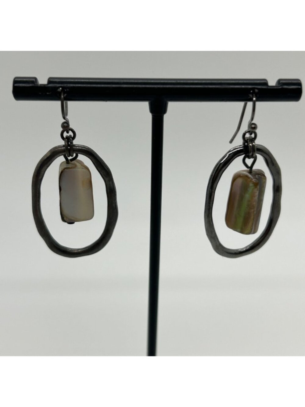 Handmade Silver Tone Earrings Mother Of Pearl Abalone Shell Oval Frame Dangle - Picture 9 of 10